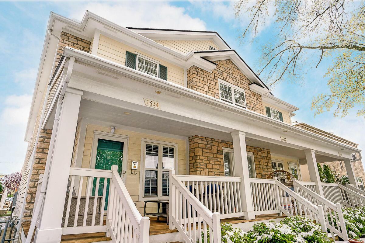 Property Photo: 1634 W 3rd Avenue OH 43212