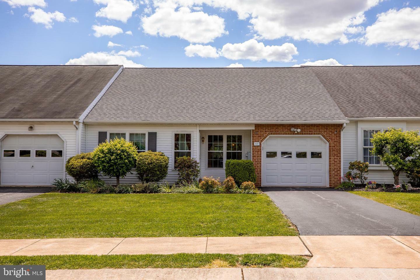 Property Photo: 47 Knollwood Road PA 17551