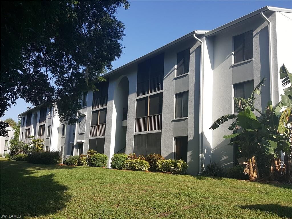 Property Photo:  9570 Green Cypress Lane 13-E2  FL 33905 