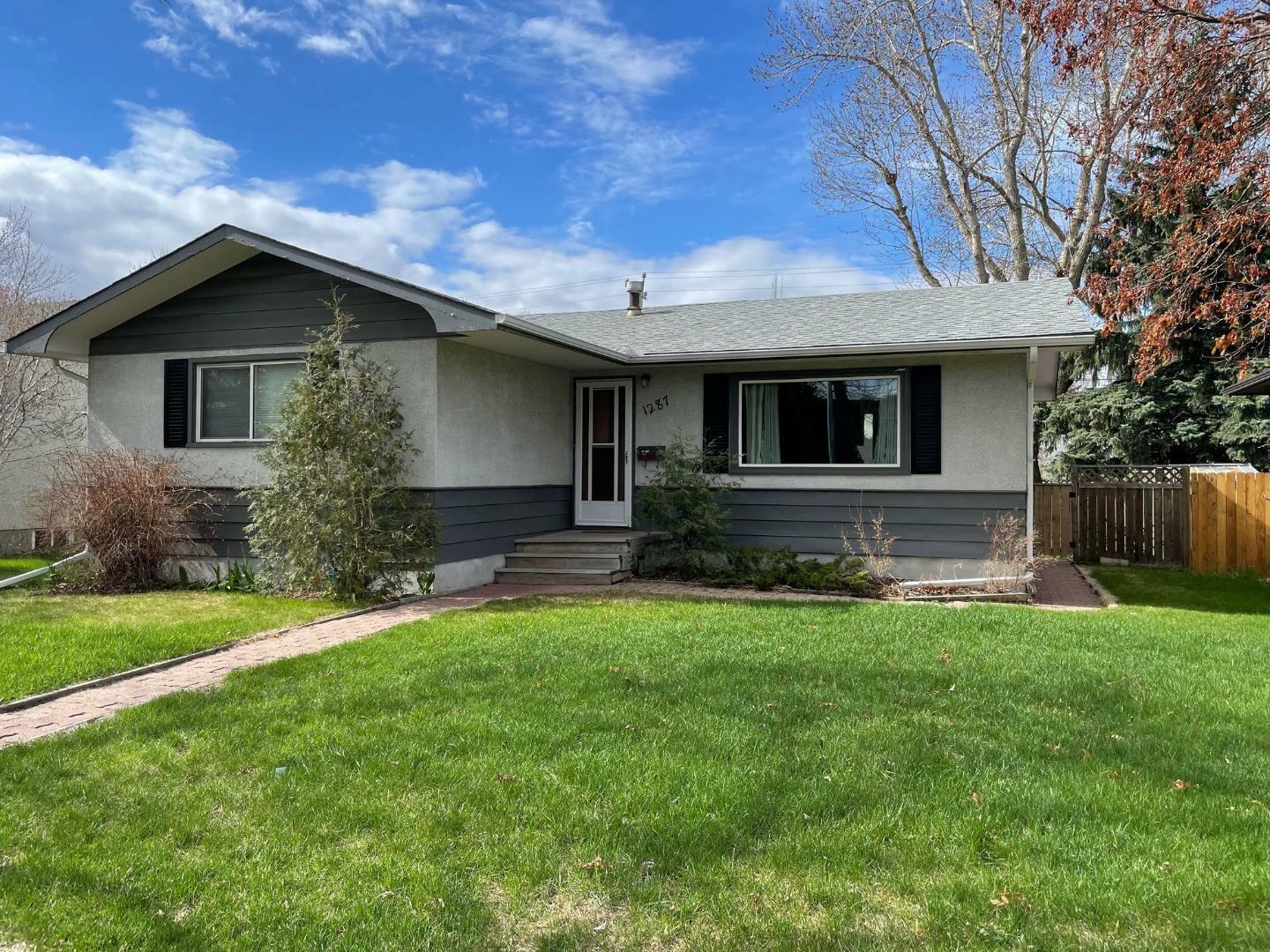 Property Photo: 1287 Northmount Drive AB T2L 0C9