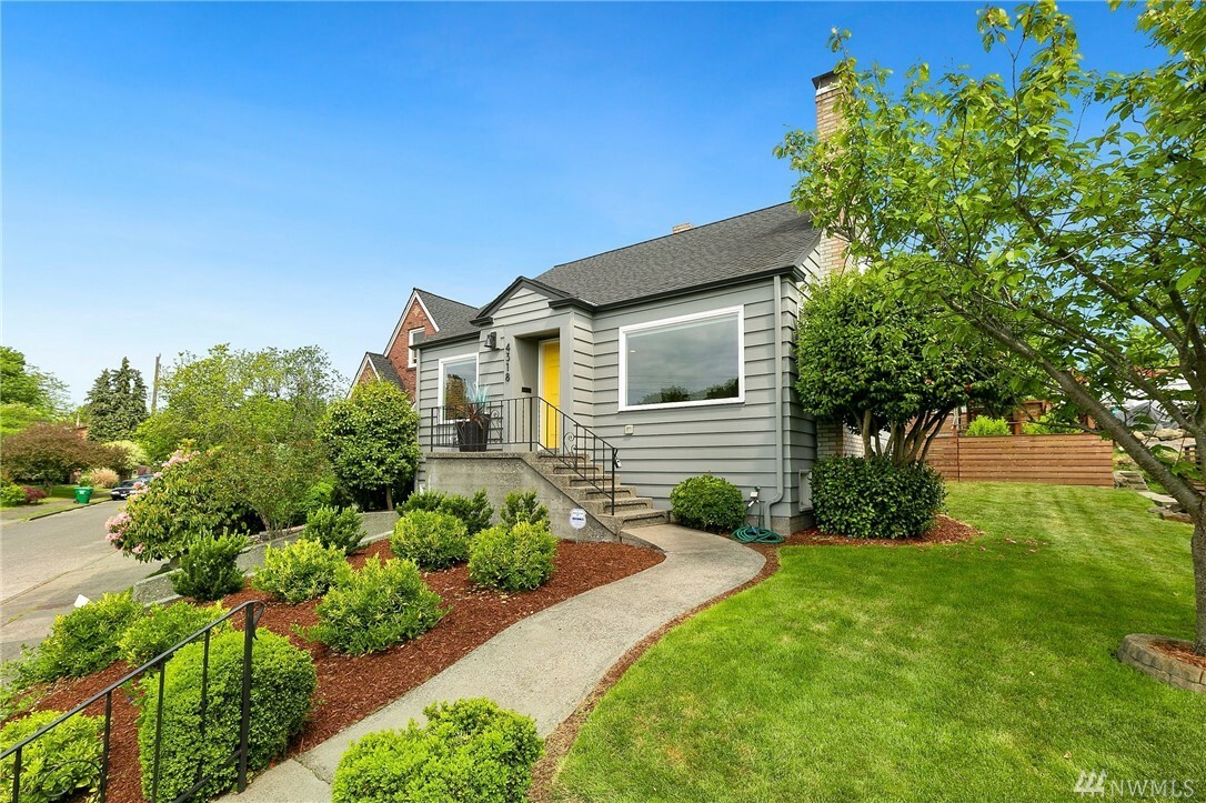 Property Photo:  4318 Powell Place S  WA 98108 