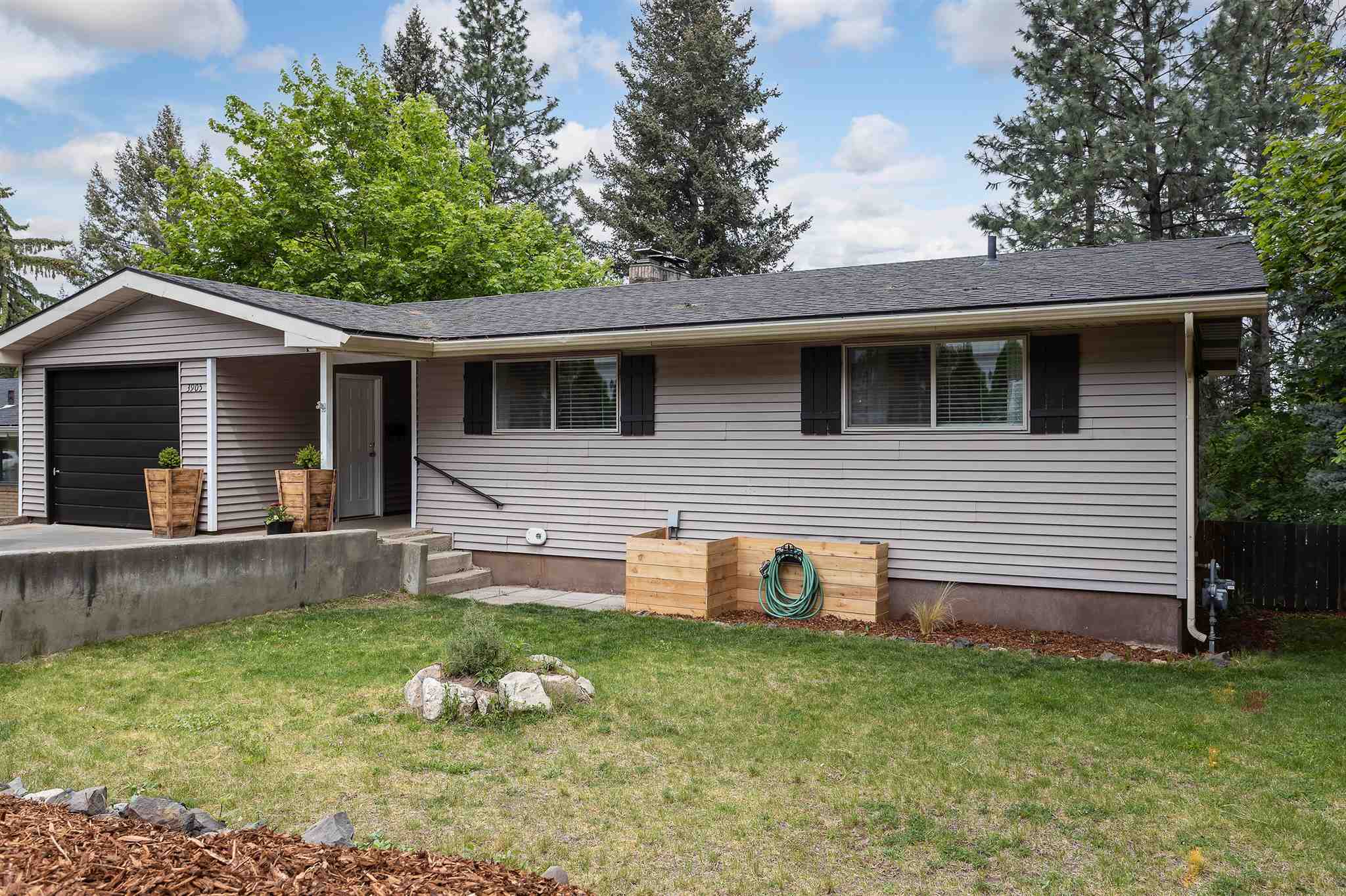 Property Photo:  3905 E 16th Ave  WA 99223 