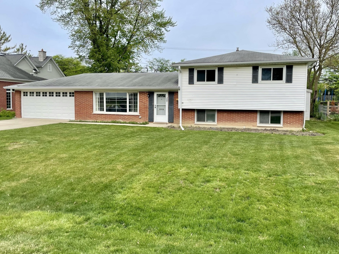 Property Photo:  1327 Pam Anne Drive  IL 60025 