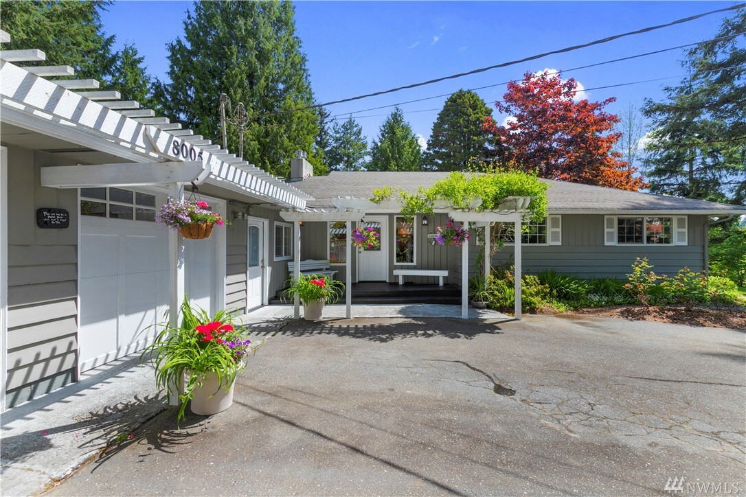 Property Photo: 8005 242nd St SW WA 98026
