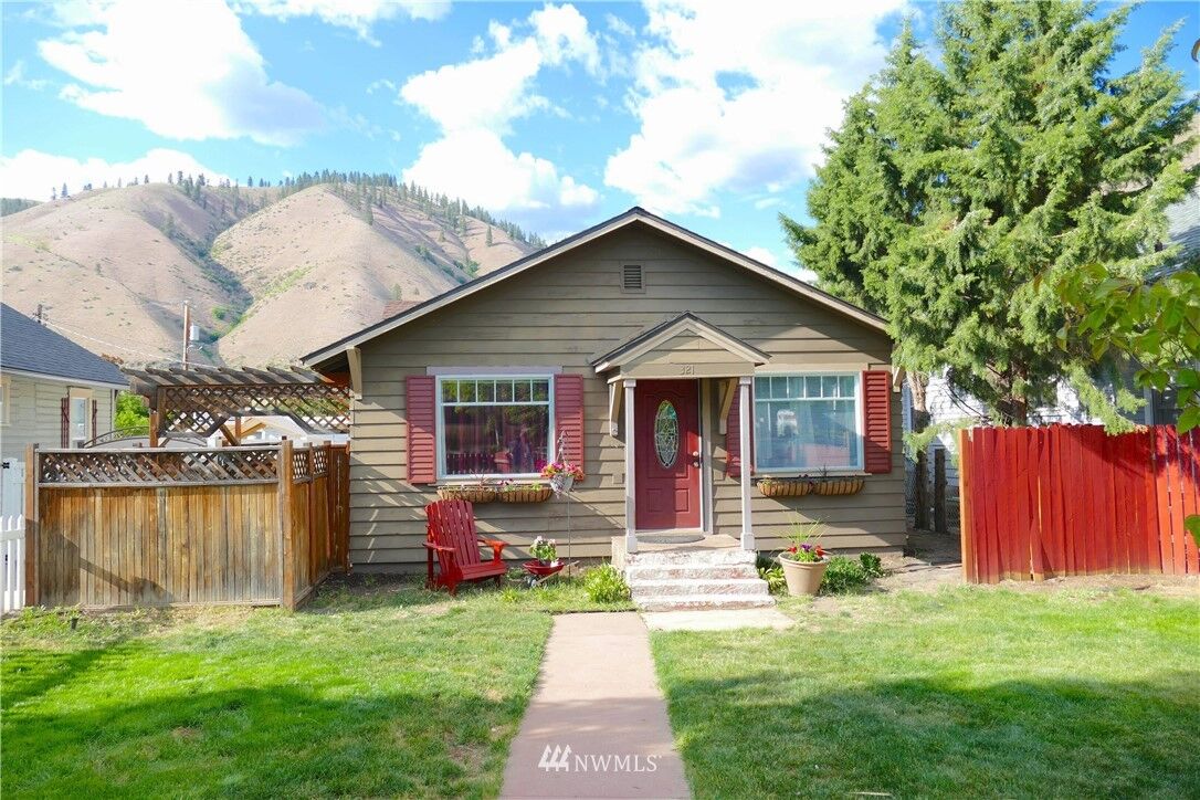 Property Photo: 321 Cottage Avenue WA 98815