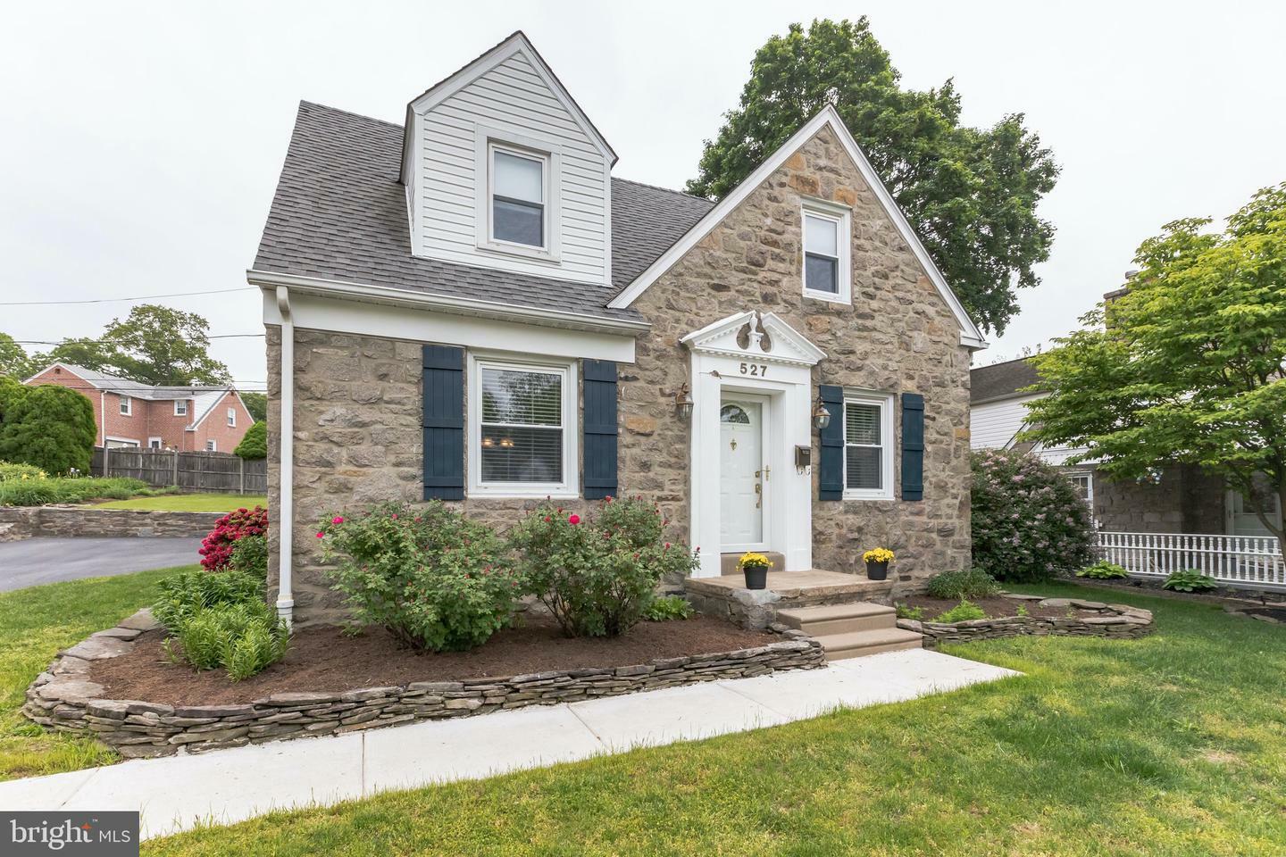 Property Photo:  527 Glendale Circle  PA 19064 