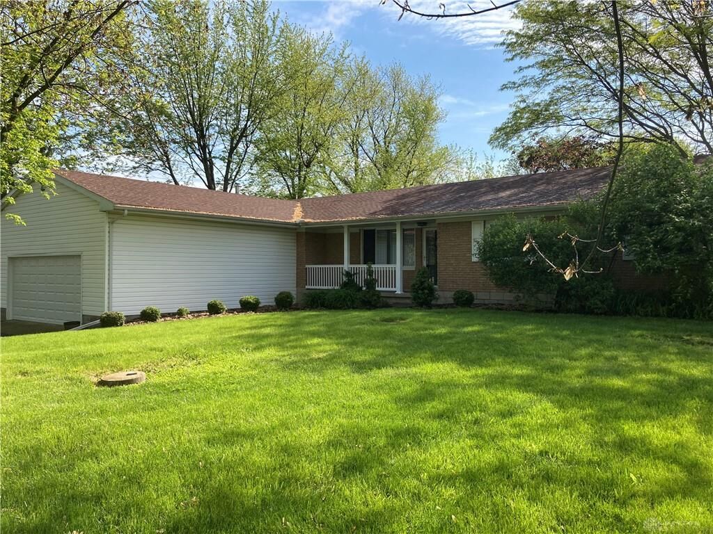 Property Photo: 1544 Crest Drive OH 45502