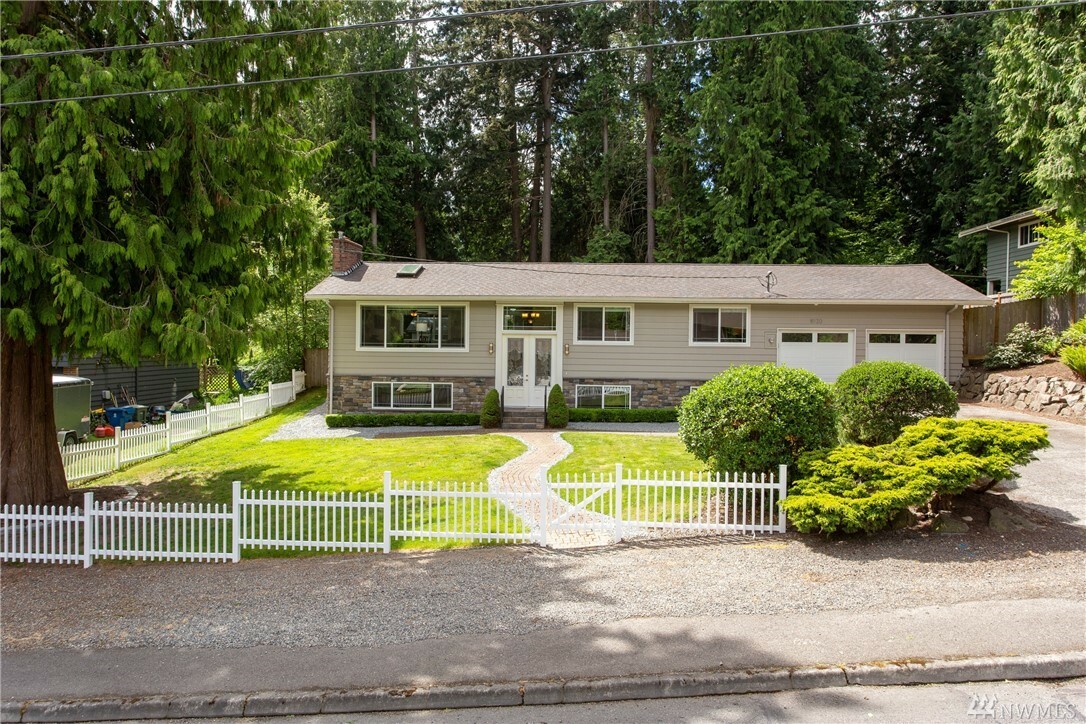 Property Photo:  8920 200th St SW  WA 98026 