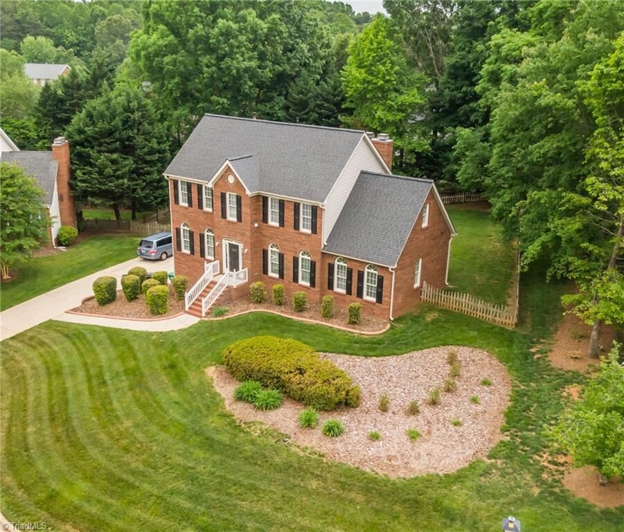 Property Photo: 3104 Robinwood Court NC 27265