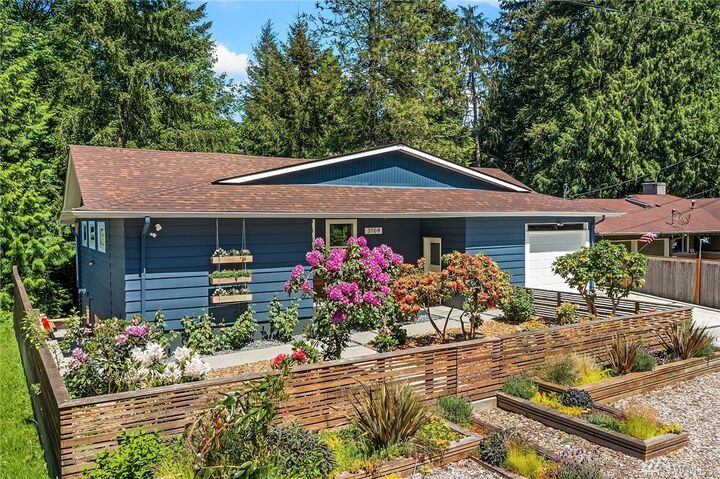 Property Photo: 3108 NE 117th St WA 98125