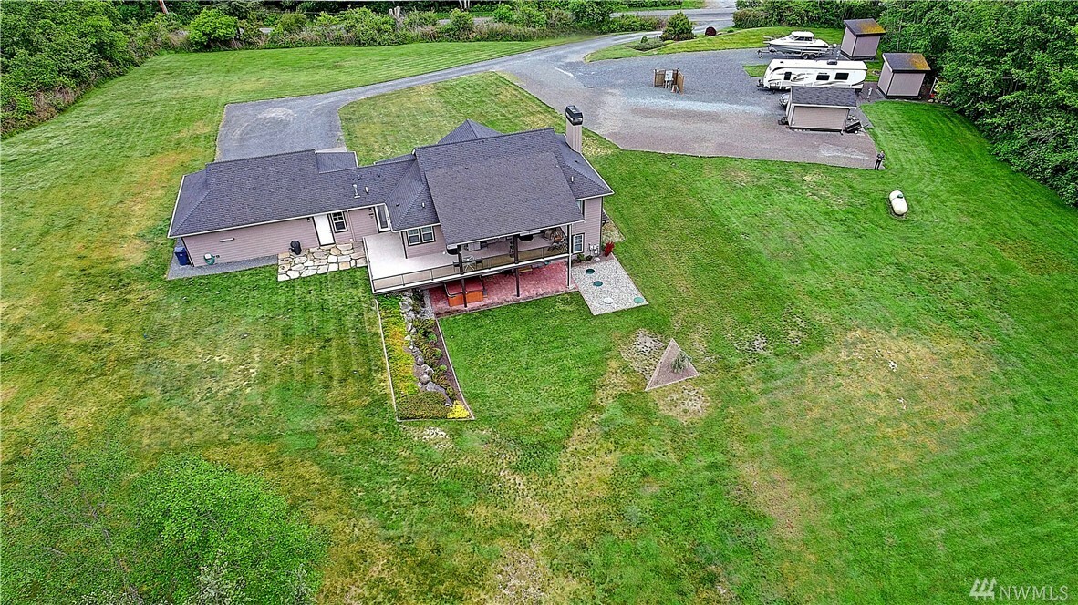 Property Photo:  431 Islandcrest Dr  WA 98282 