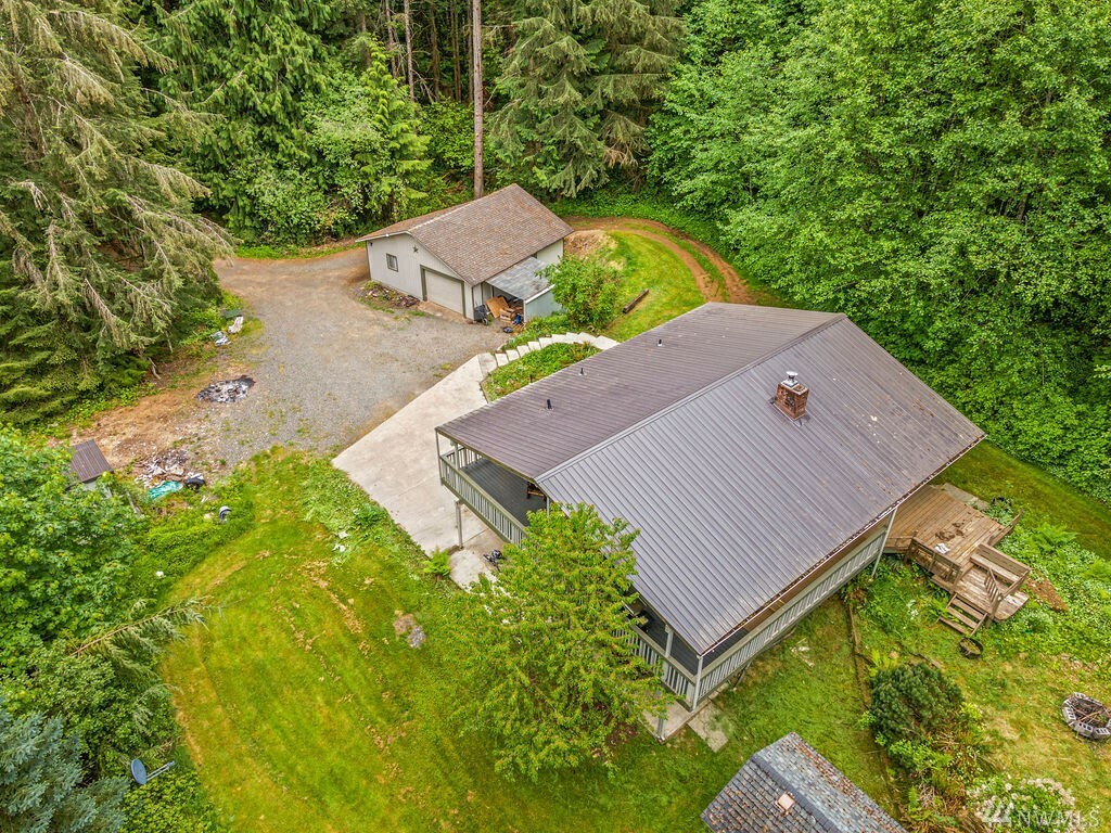 Property Photo:  873 Si Town Rd  WA 98611 