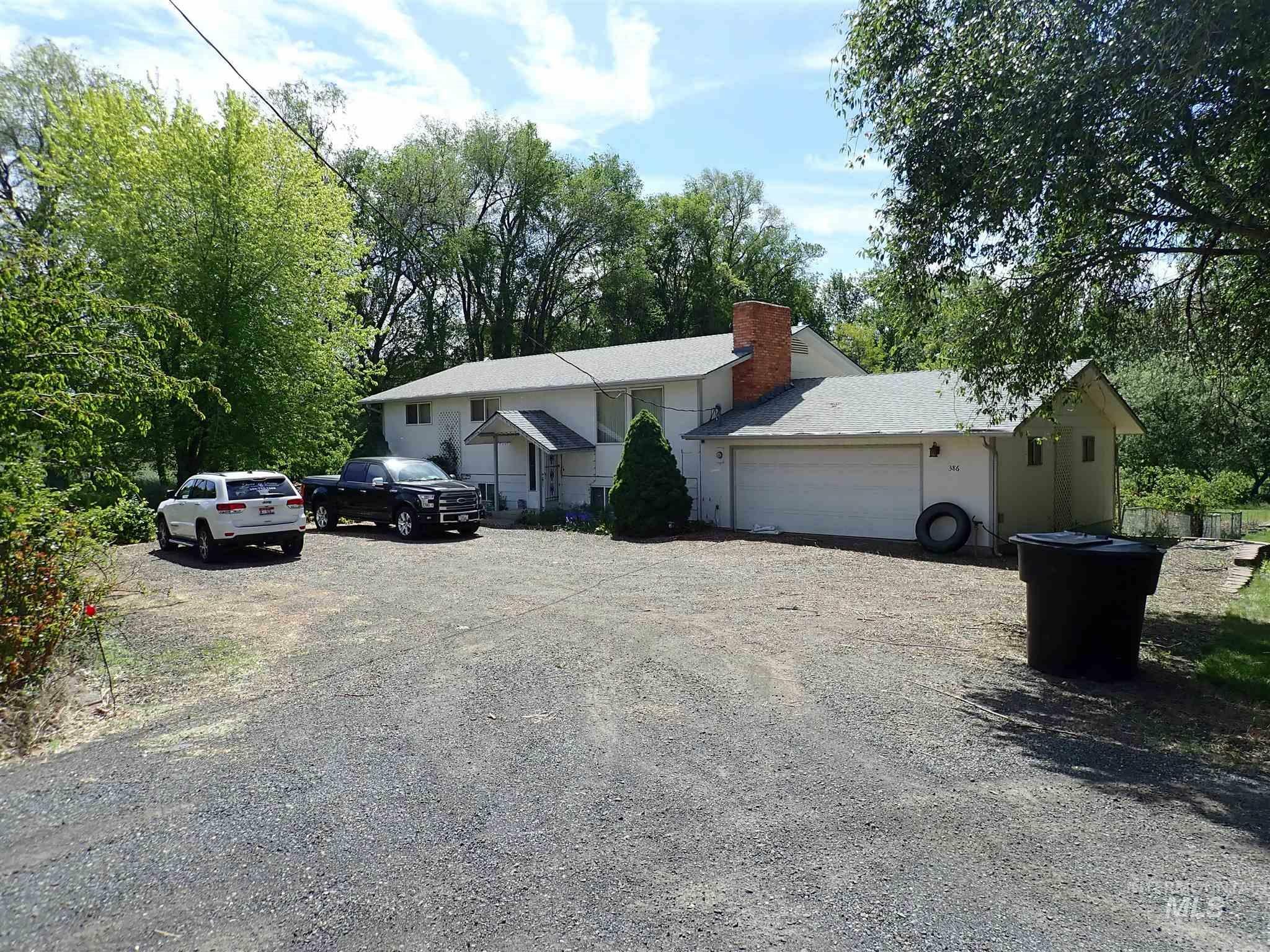 Property Photo: 386 Hwy 12 E WA 99347