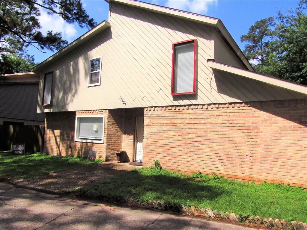Property Photo:  17827 S Cypress Villas Drive  TX 77379 