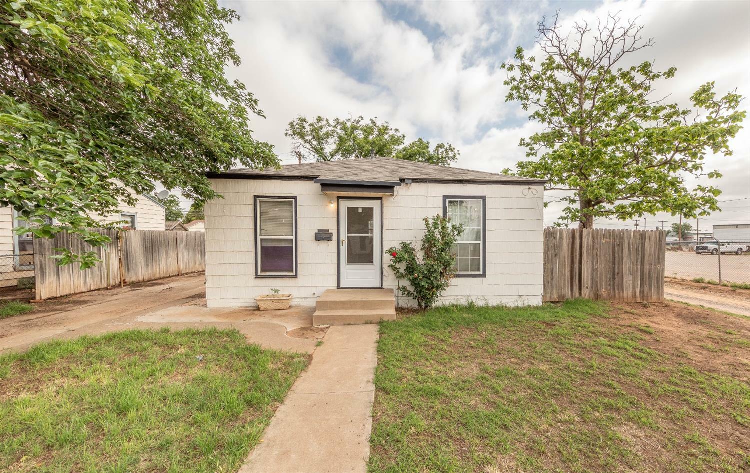 Property Photo:  606 31st Street  TX 79404 