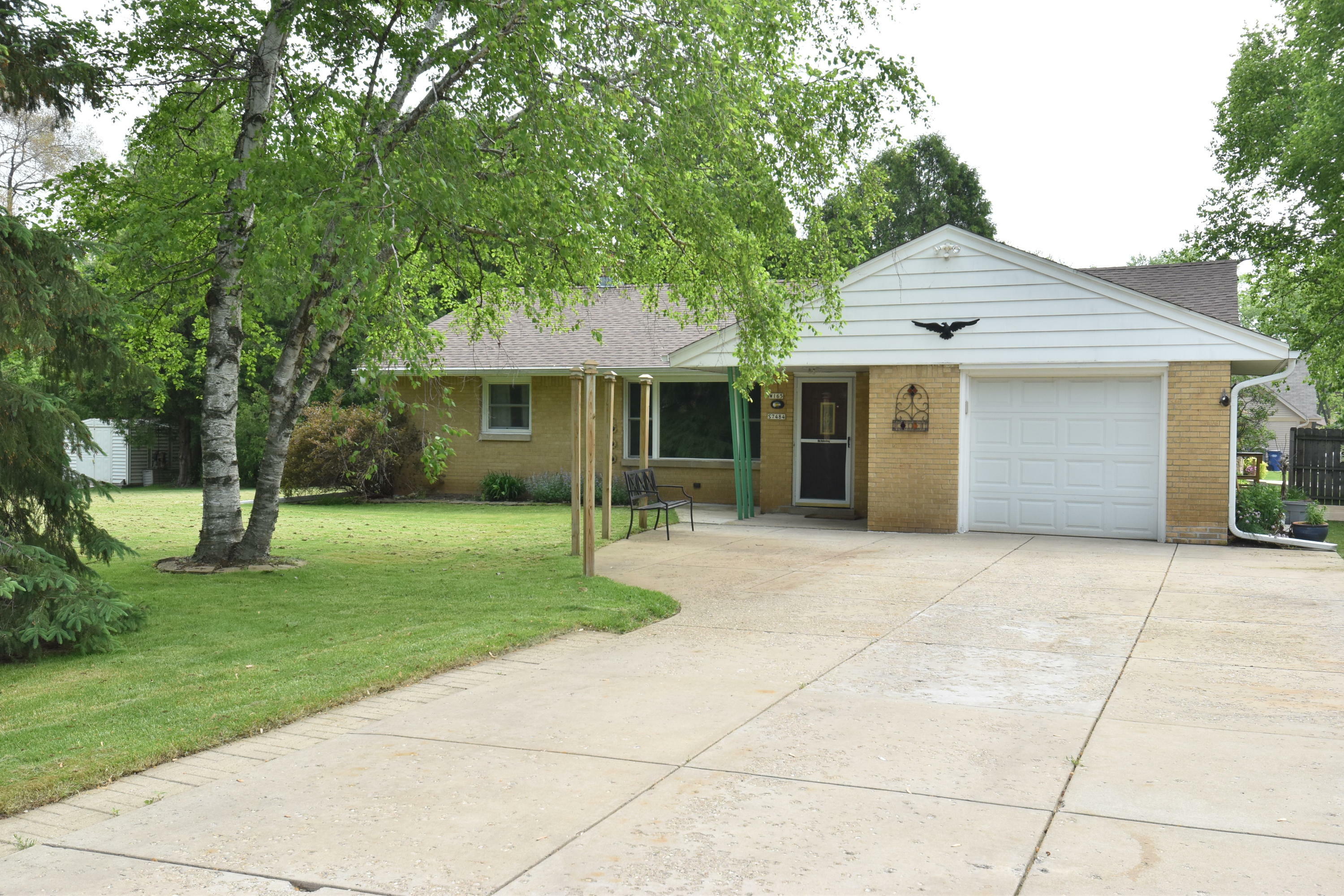 Property Photo: W165s7484 Bellview Dr WI 53150
