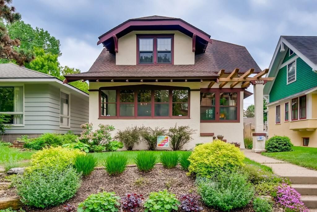 Property Photo:  1028 Goodrich Avenue  MN 55105 