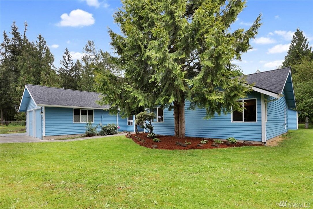 Property Photo:  7015 243rd Ave E  WA 98321 