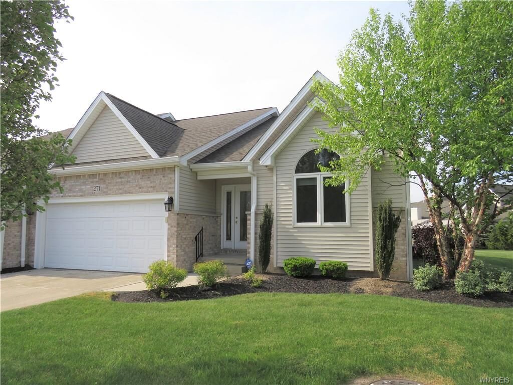 Property Photo:  271 White Oak Terrace  NY 14072 