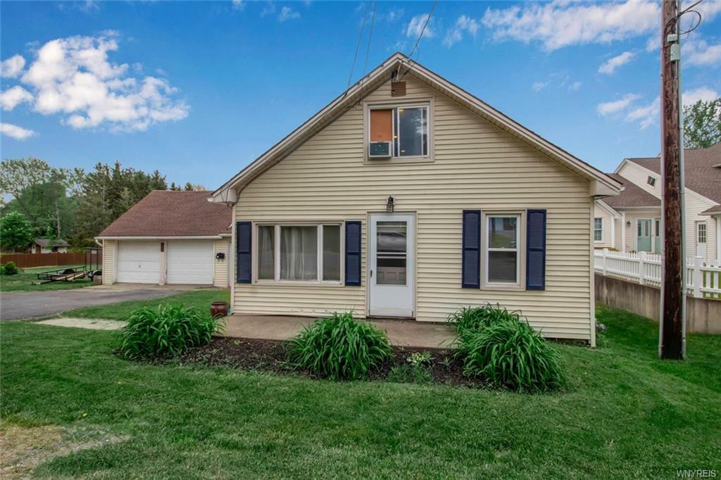 Property Photo: 431 E And West Road NY 14224