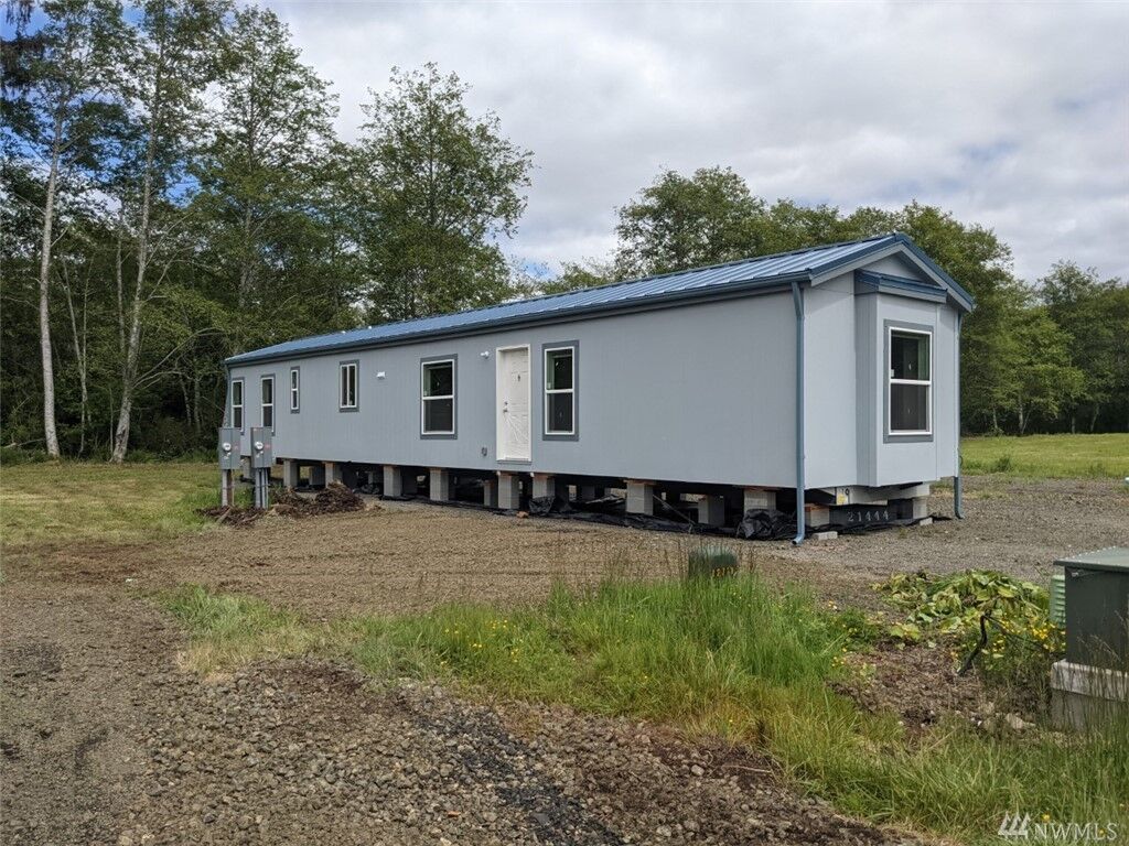 Property Photo:  2010 Broadway Ave 13  WA 98550 