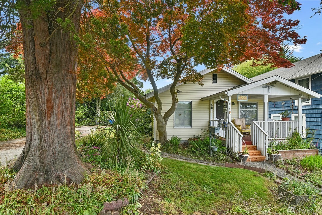 Property Photo:  1217 McKenzie Ave  WA 98337 