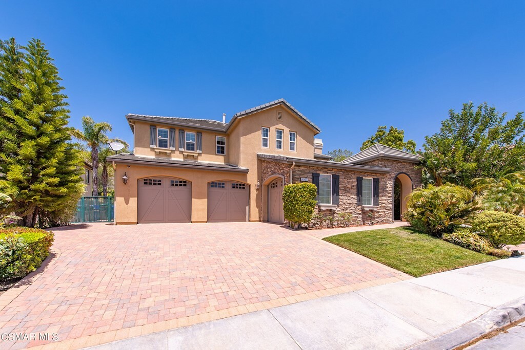 Property Photo:  4067 Eagle Flight Drive  CA 93065 