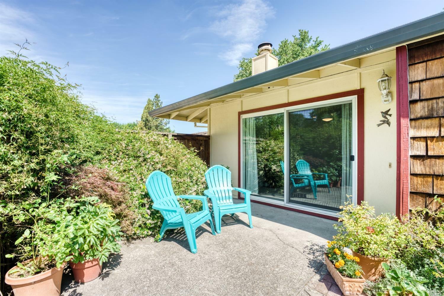 Property Photo:  407 Woodbine Way  CA 95492 