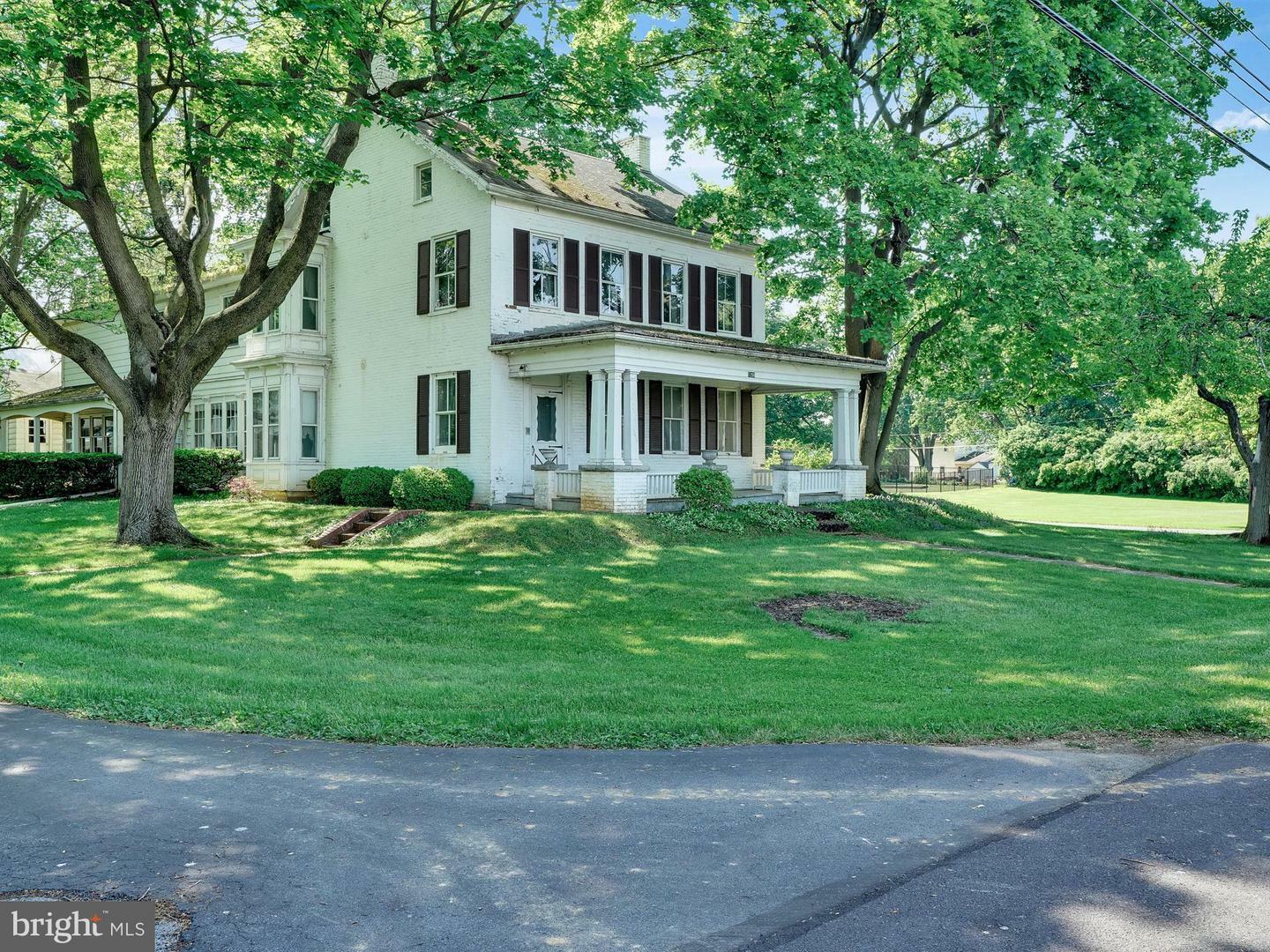 Property Photo: 1206 S Market Street PA 17055