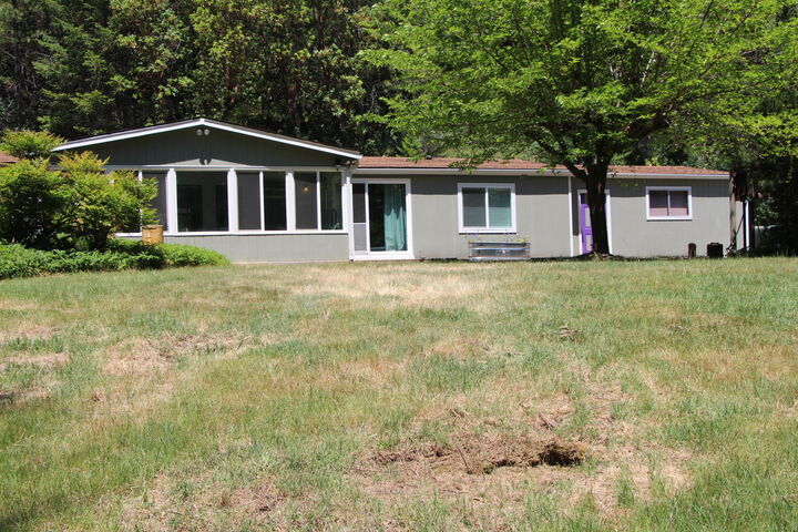 6800 Redwood Highway  Grants Pass OR 97527 photo