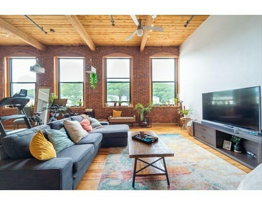 Property Photo: 1 Envelope Ter 309 MA 01604