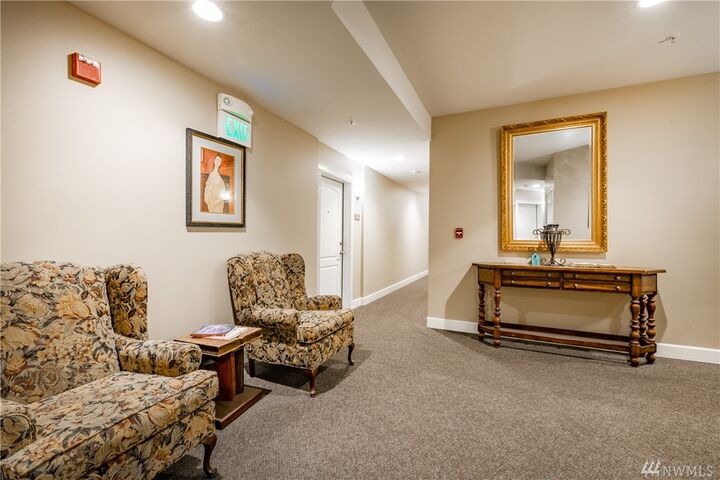 Property Photo: 251 W Bakerview Rd 205 WA 98226