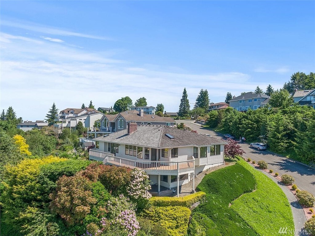 Property Photo: 1815 56th St NE WA 98422