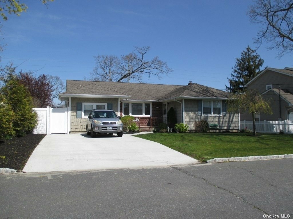 312 Nevada Street  Lindenhurst NY 11757 photo