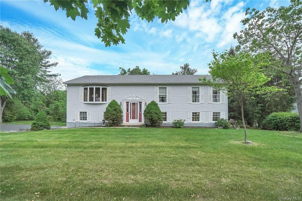 Property Photo:  27 Vineland Road  NY 10541 