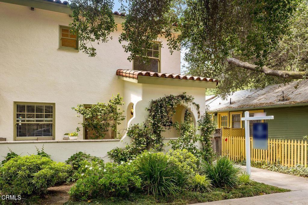 Property Photo: 1372 E Elizabeth Street CA 91104