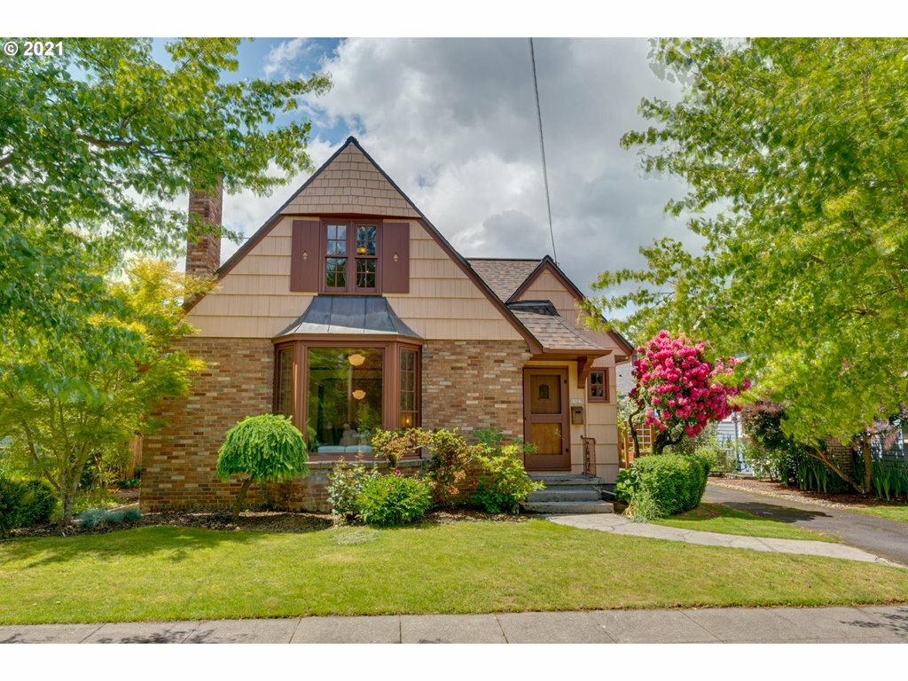 Property Photo: 1927 SE 25th Ave OR 97214