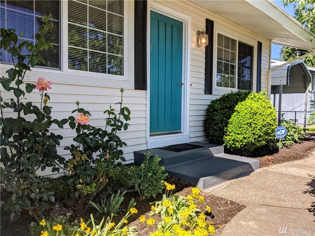Property Photo:  5301 142nd Place NE  WA 98271 