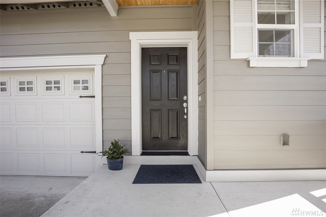 Property Photo: 2326 53rd St SE WA 98092