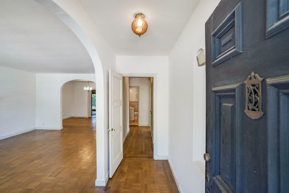 Property Photo: 1530 Kalmia Street CA 94402