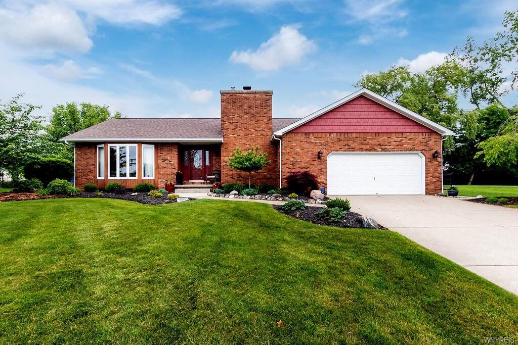 Property Photo:  63 Windham Lane  NY 14072 