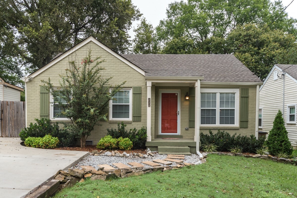 Property Photo: 905 Broadmoor Dr TN 37216