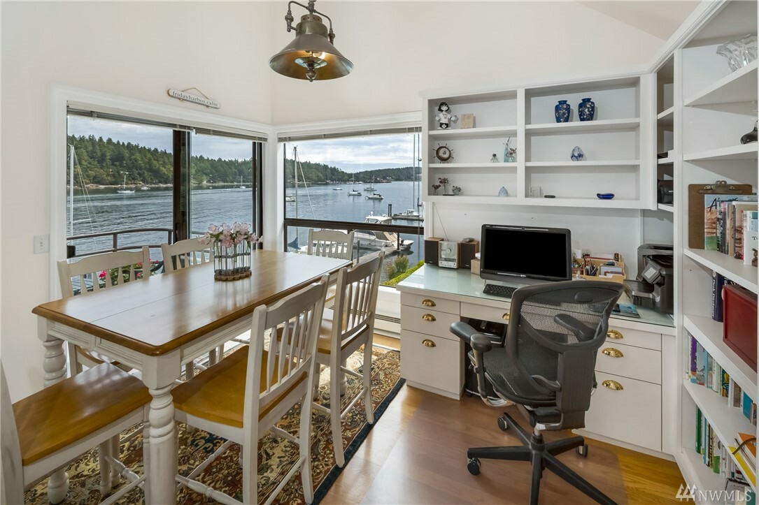 Property Photo: 200 East Ave D304 WA 98250