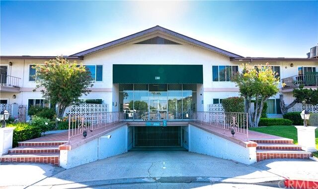 Property Photo:  1360 Shadow Lane 206  CA 92831 