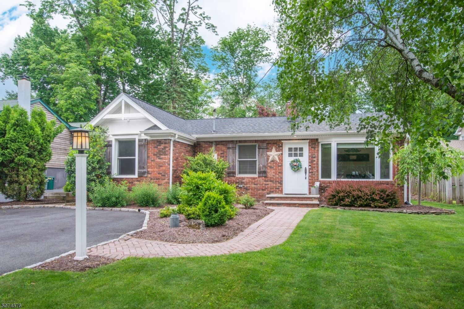 Property Photo:  33 Rapalyea Rd  NJ 07843 