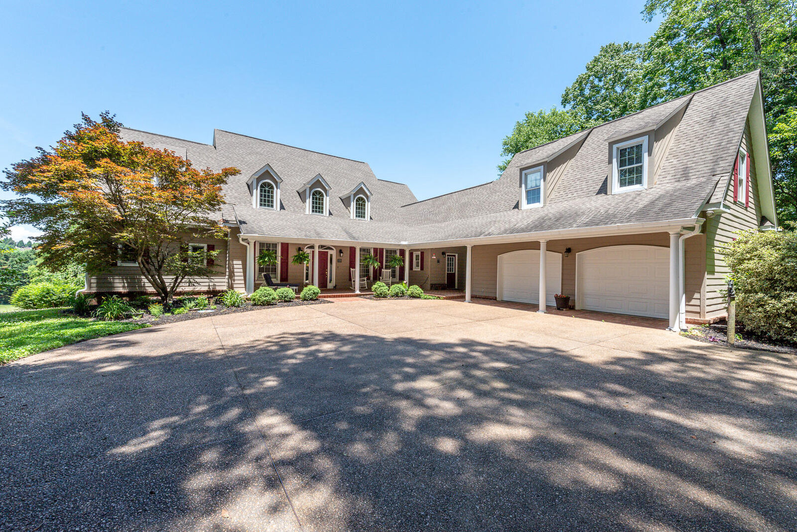 Property Photo:  2029 W Velmetta Circle  TN 37920 