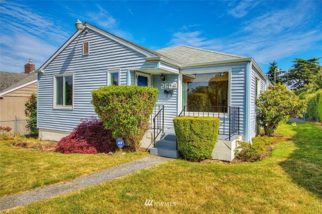 Property Photo:  2609 S Melrose Street  WA 98405 