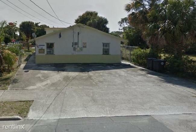 Property Photo:  620 11th Street  FL 33401 