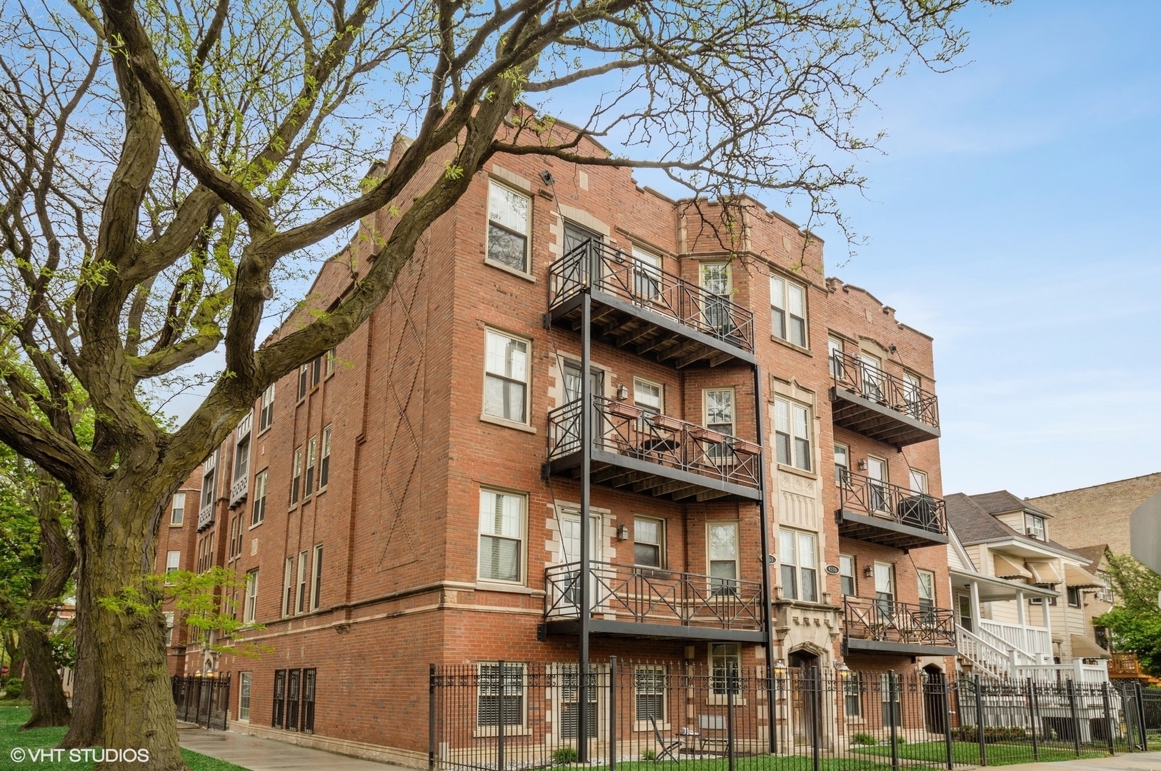 Property Photo:  4157 N Bernard Street G  IL 60618 