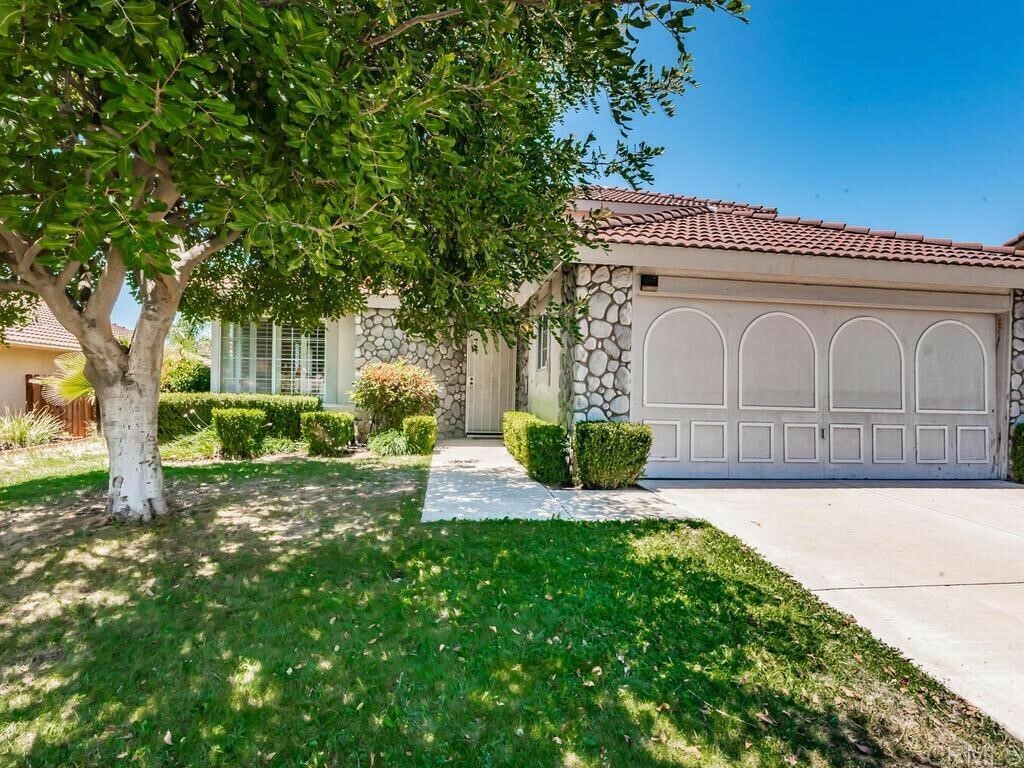 Property Photo:  39511 Seven Oaks  CA 92562 